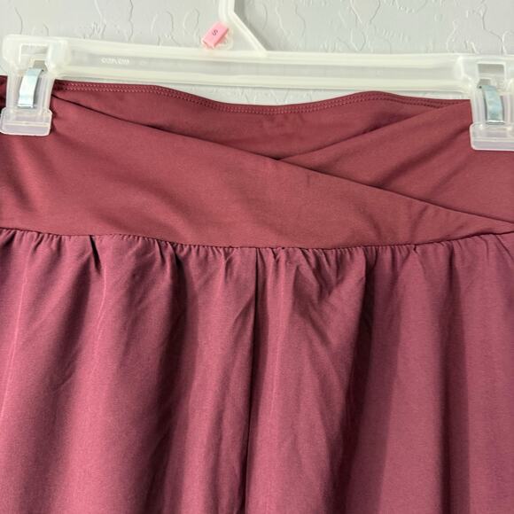 Halara Breezeful High Waisted Crossover Pocket Quick Dry Capri Pants, Burgundy L - Picture 4 of 6